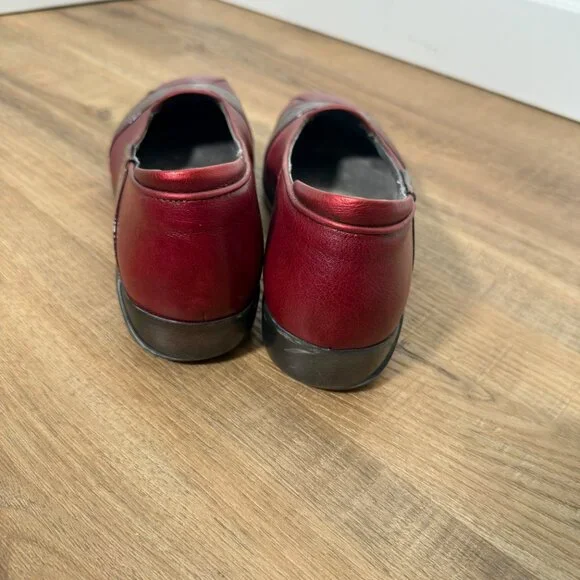 Naot Red Leather Flat Slip On Shoe Comfort Patent Leather Accents 37 - Picture 6 of 8